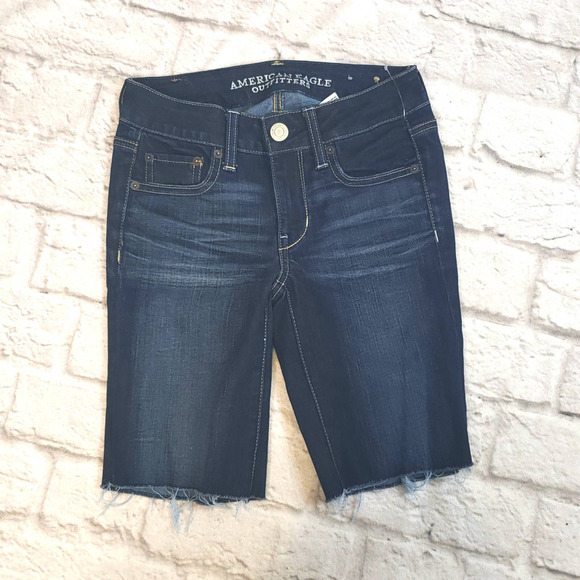 American Eagle Outfitters Pants - American Eagle Outfitter Super Stretch Bermuda Shorts size 0